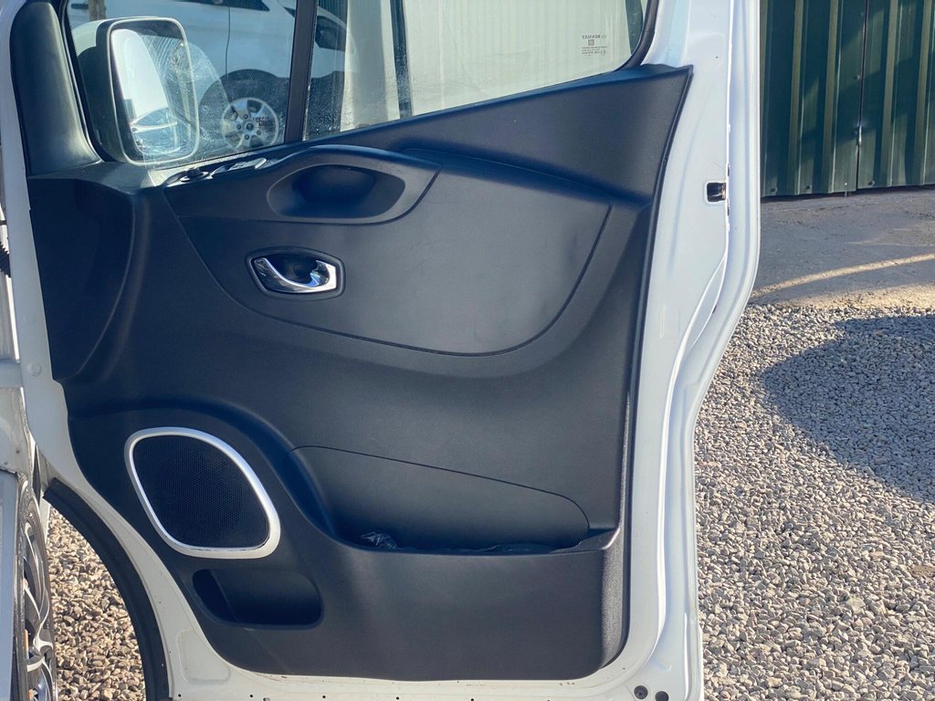 Used Vauxhall Vivaro 2015 for sale - 77920065: Photo 45