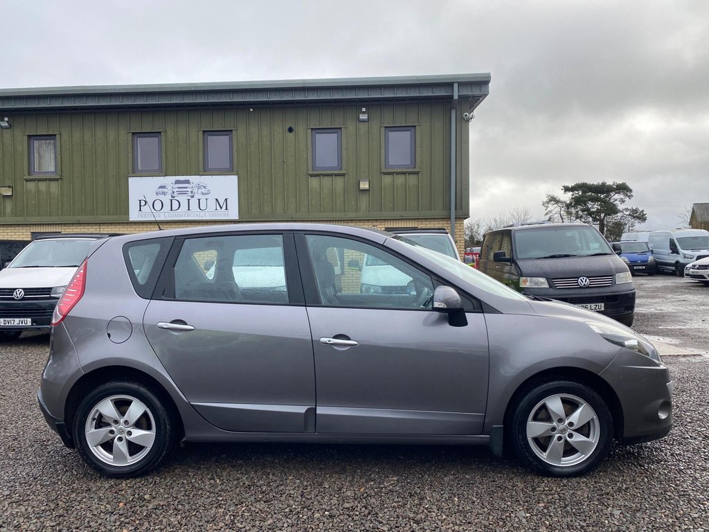 Used Renault Scenic 2011 for sale - 77525815: Photo 23
