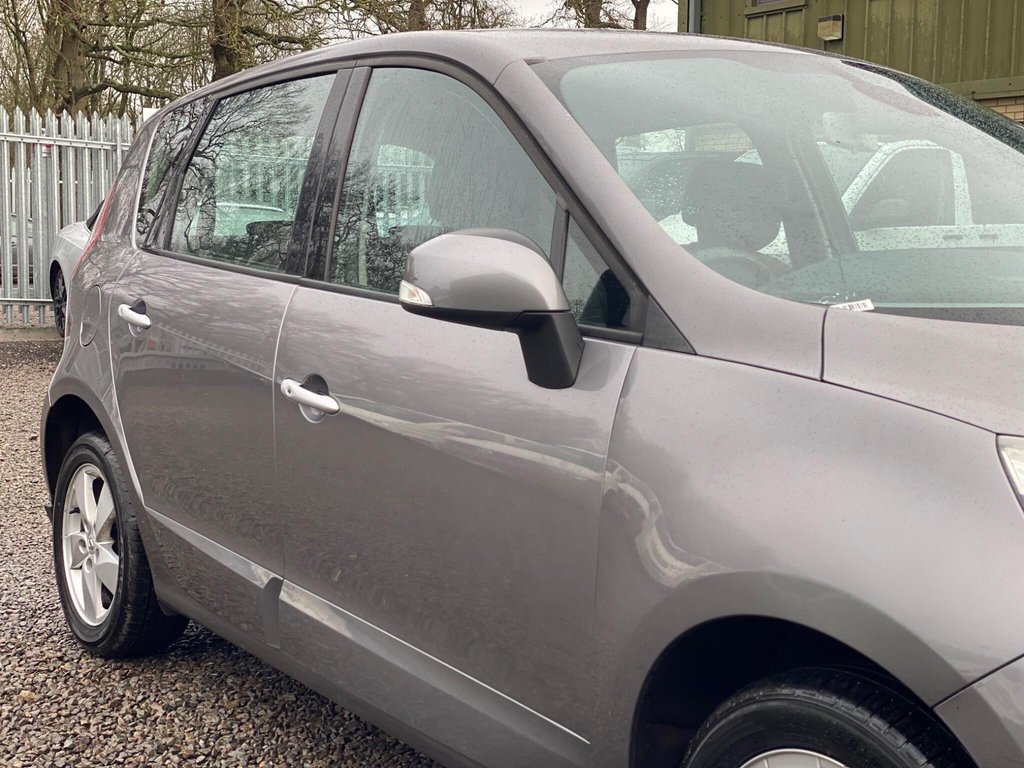 Used Renault Scenic 2011 for sale - 77525815: Photo 25