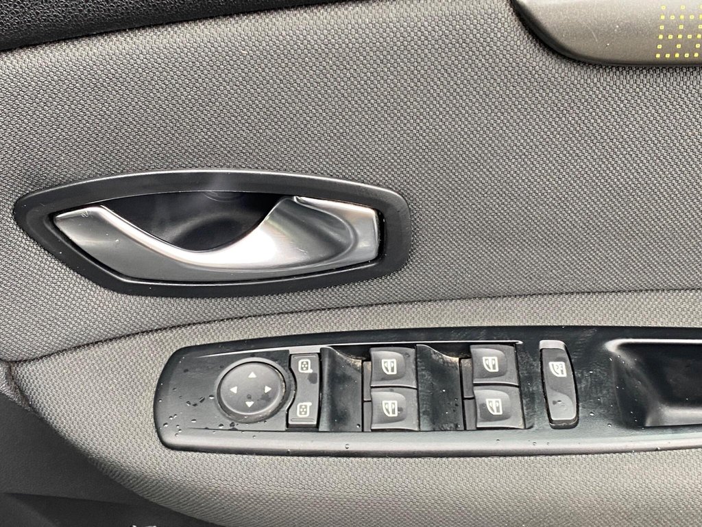 Used Renault Scenic 2011 for sale - 77525815: Photo 46