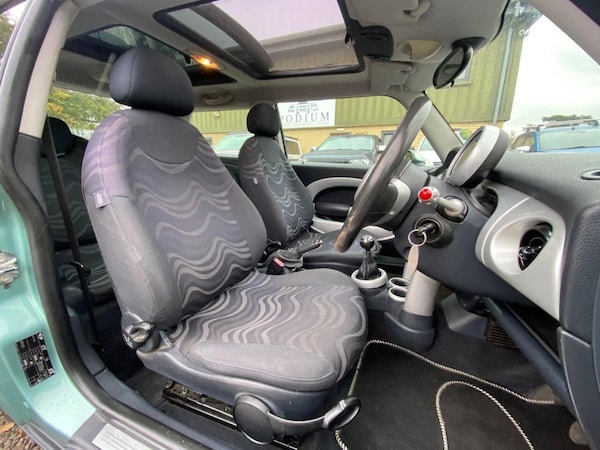 Used MINI Hatch 2002 for sale - 76261308: Photo 35
