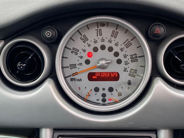 Used MINI Hatch 2002 for sale - 76261308: Photo 9