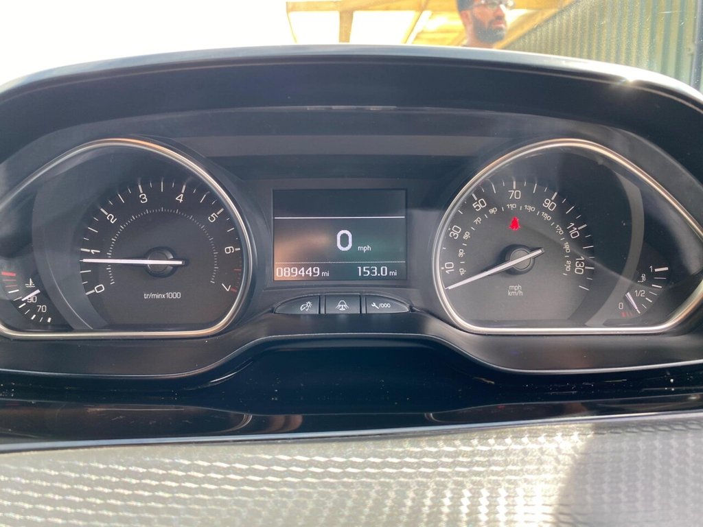 Used Peugeot 2008 2017 for sale - 76035101: Photo 11