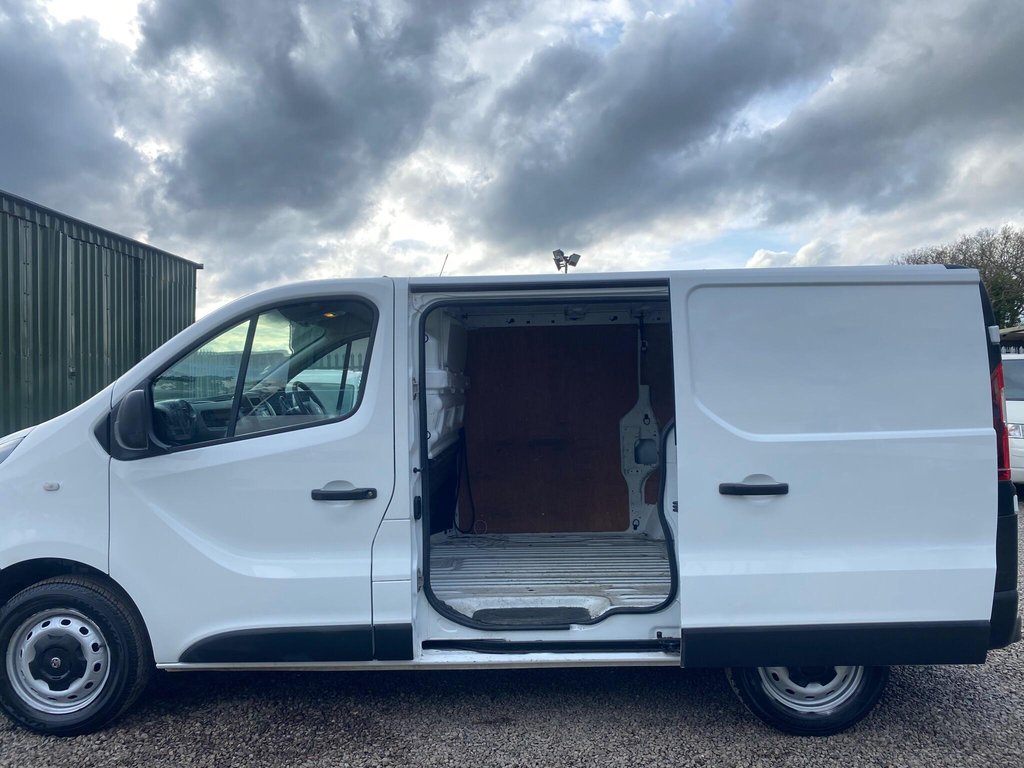 Used Vauxhall Vivaro 2016 for sale - 77642527: Photo 10