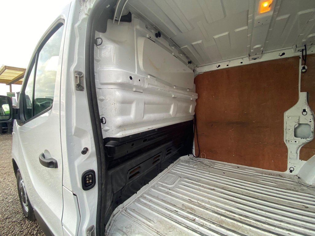 Used Vauxhall Vivaro 2016 for sale - 77642527: Photo 12