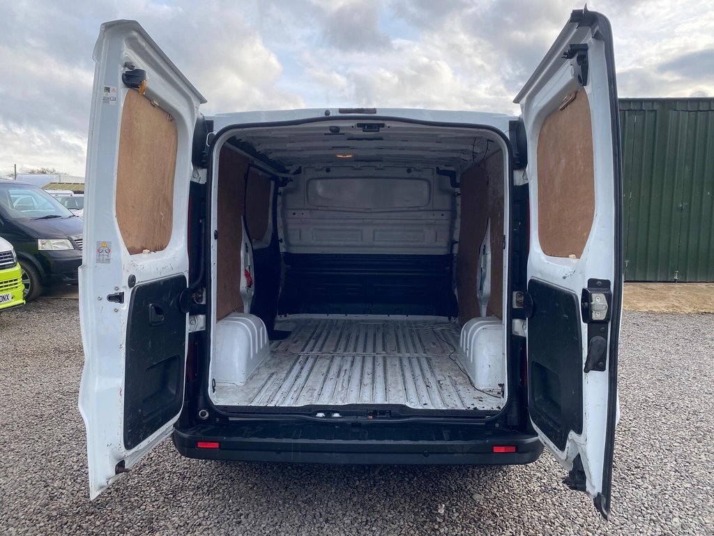 Used Vauxhall Vivaro 2016 for sale - 77642527: Photo 7