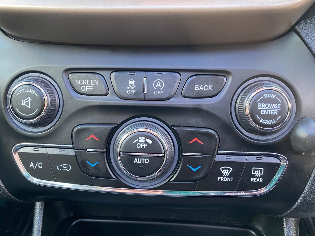 Used Jeep Cherokee 2015 for sale - 76372562: Photo 36