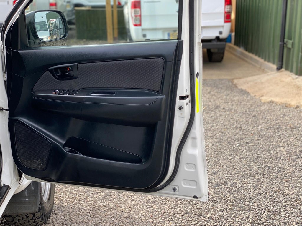 Used Toyota Hilux 2015 for sale - 76035137: Photo 33