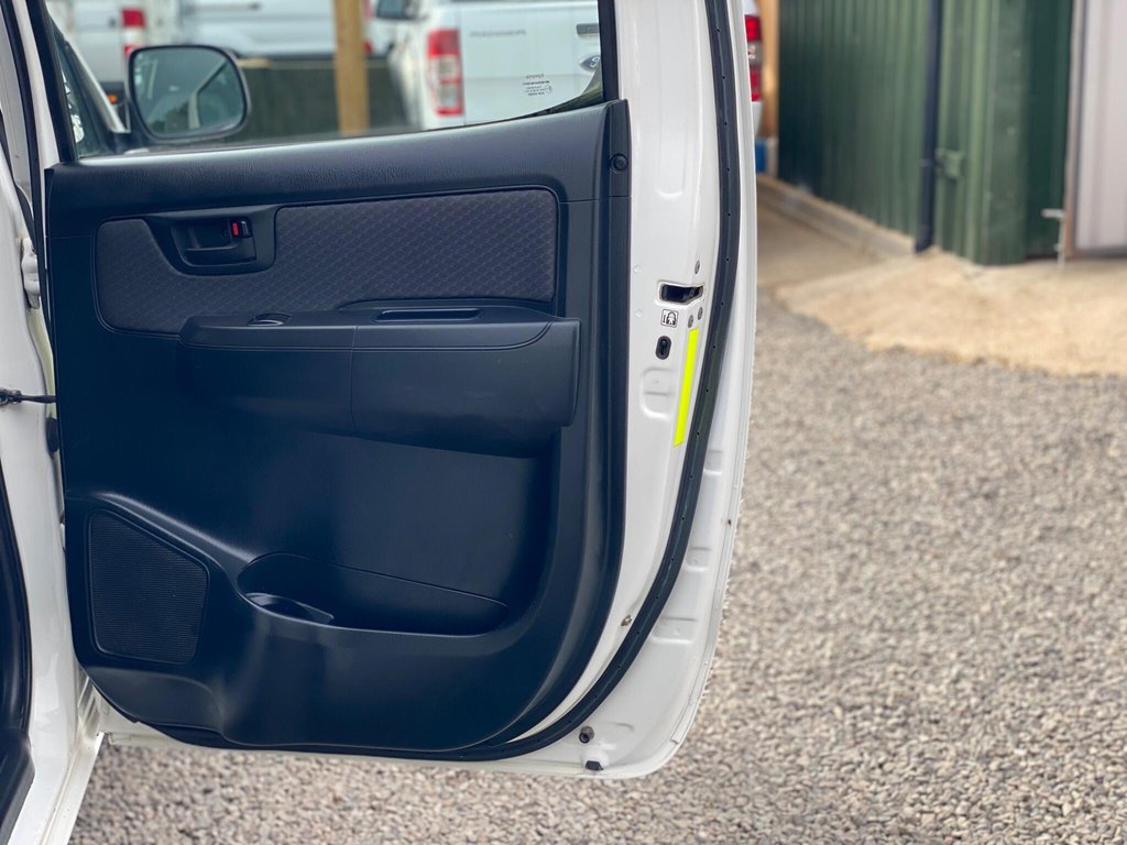 Used Toyota Hilux 2015 for sale - 76035137: Photo 38