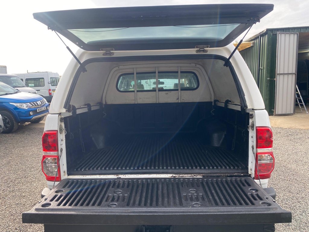 Used Toyota Hilux 2015 for sale - 76035137: Photo 40