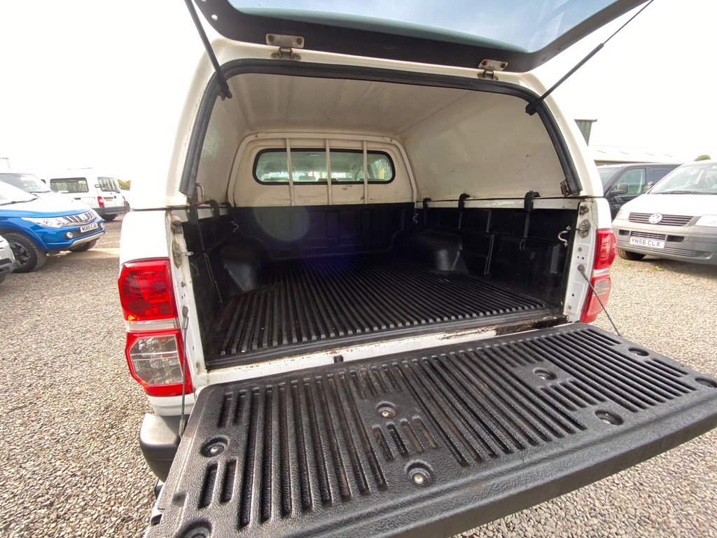 Used Toyota Hilux 2015 for sale - 76035137: Photo 42