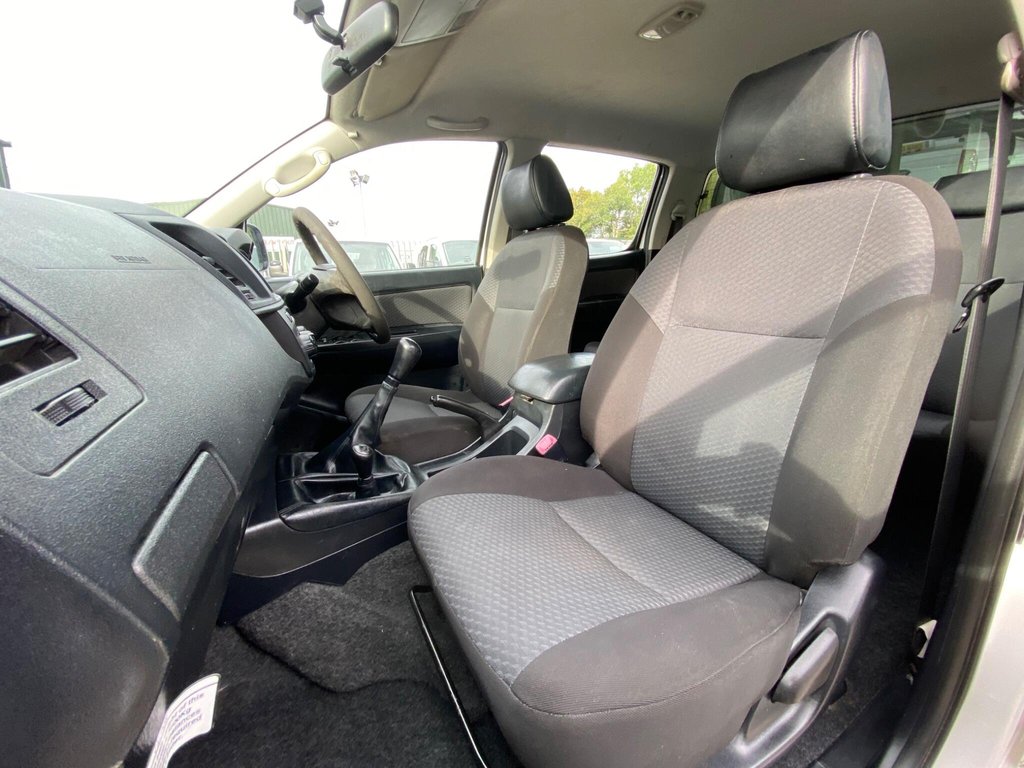 Used Toyota Hilux 2015 for sale - 76035137: Photo 49