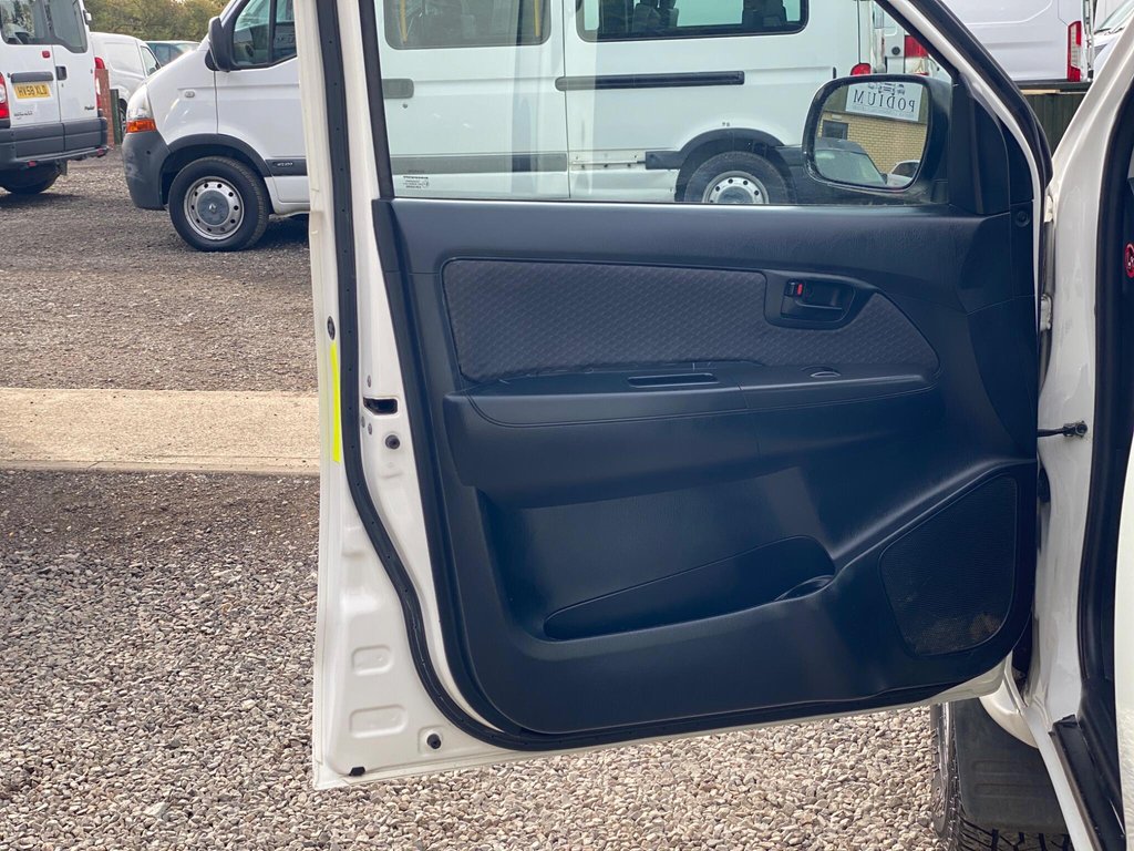 Used Toyota Hilux 2015 for sale - 76035137: Photo 50