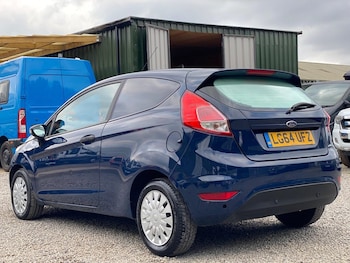 Used Ford Fiesta Van 2015 for sale - 76035123: Photo