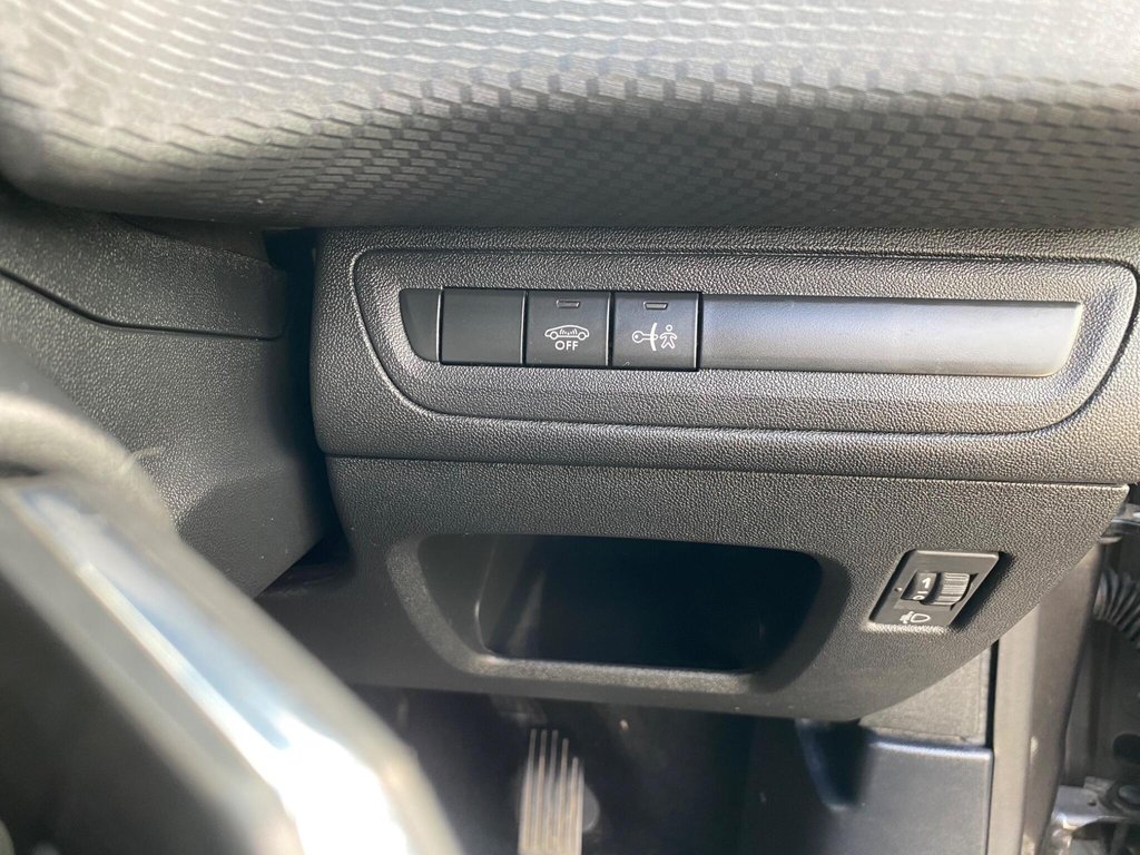 Used Peugeot 2008 2017 for sale - 77436517: Photo 40