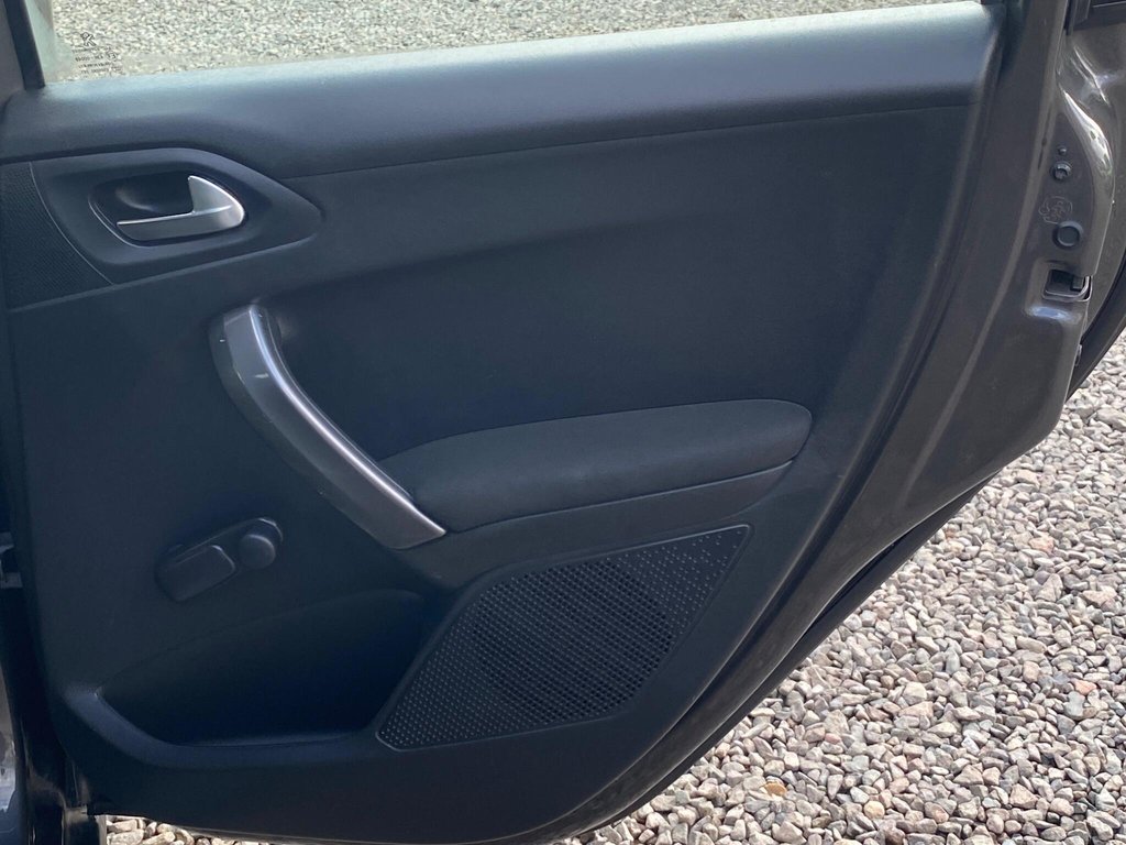 Used Peugeot 2008 2017 for sale - 77436517: Photo 45