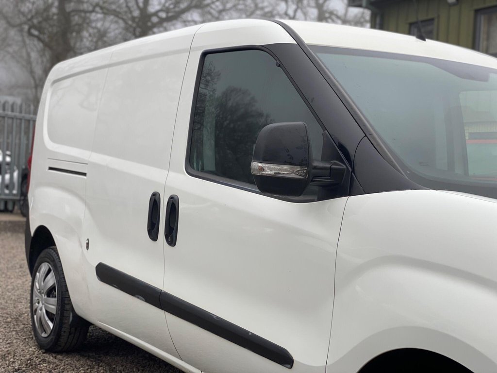 Used Vauxhall Combo 2018 for sale - 77755240: Photo 32