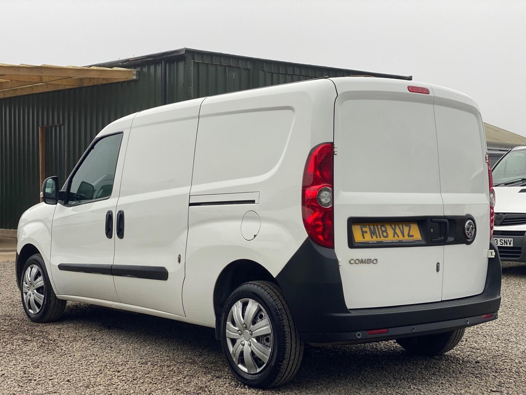 Used Vauxhall Combo 2018 for sale - 77755240: Photo 4