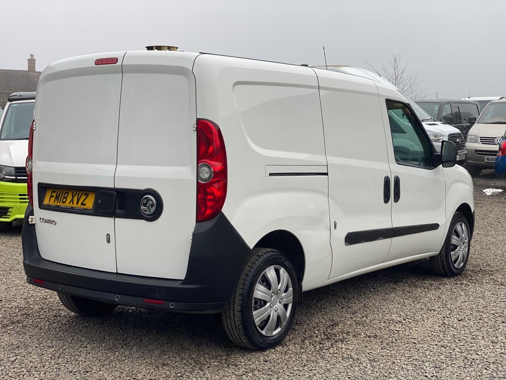 Used Vauxhall Combo 2018 for sale - 77755240: Photo 5