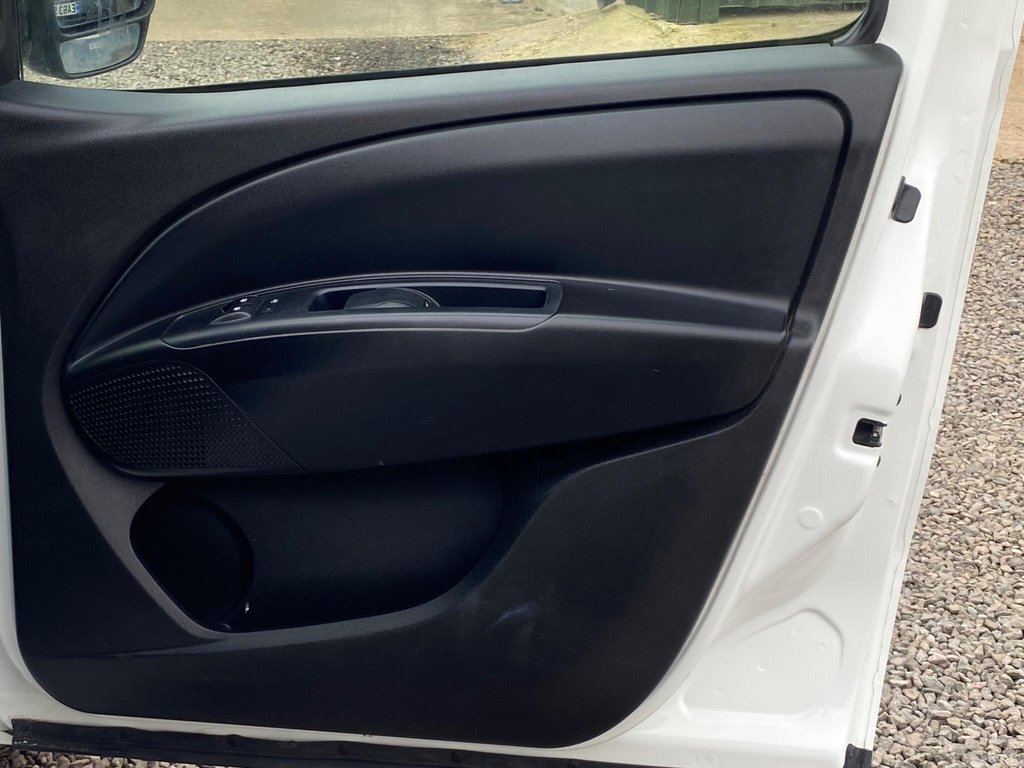 Used Vauxhall Combo 2018 for sale - 77755240: Photo 50