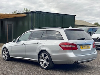 Used Mercedes-Benz E Class 2011 for sale - 79327935: Photo