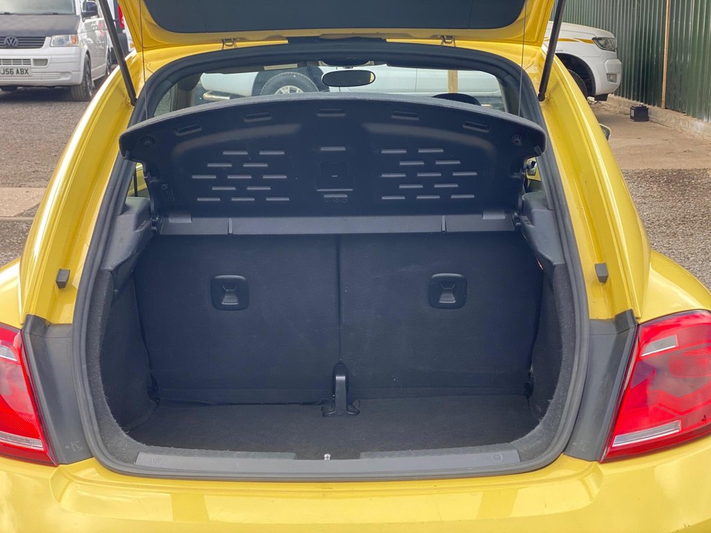 Used Volkswagen Beetle 2014 for sale - 78140711: Photo 12