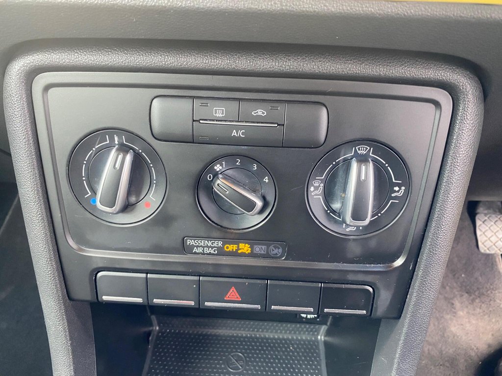 Used Volkswagen Beetle 2014 for sale - 78140711: Photo 32