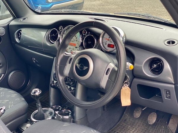 Used MINI Convertible 2007 for sale - 76333996: Photo 32