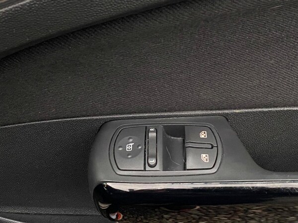 Used Vauxhall Corsa 2014 for sale - 76185501: Photo 41