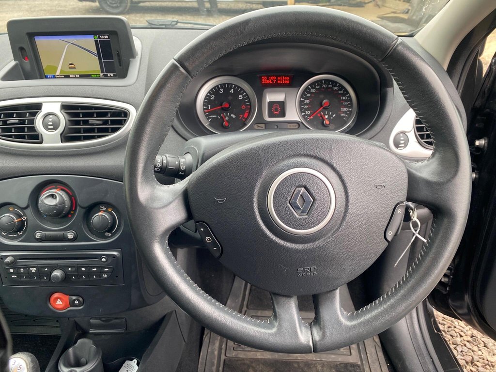 Used Renault Clio 2011 for sale - 77780571: Photo 11