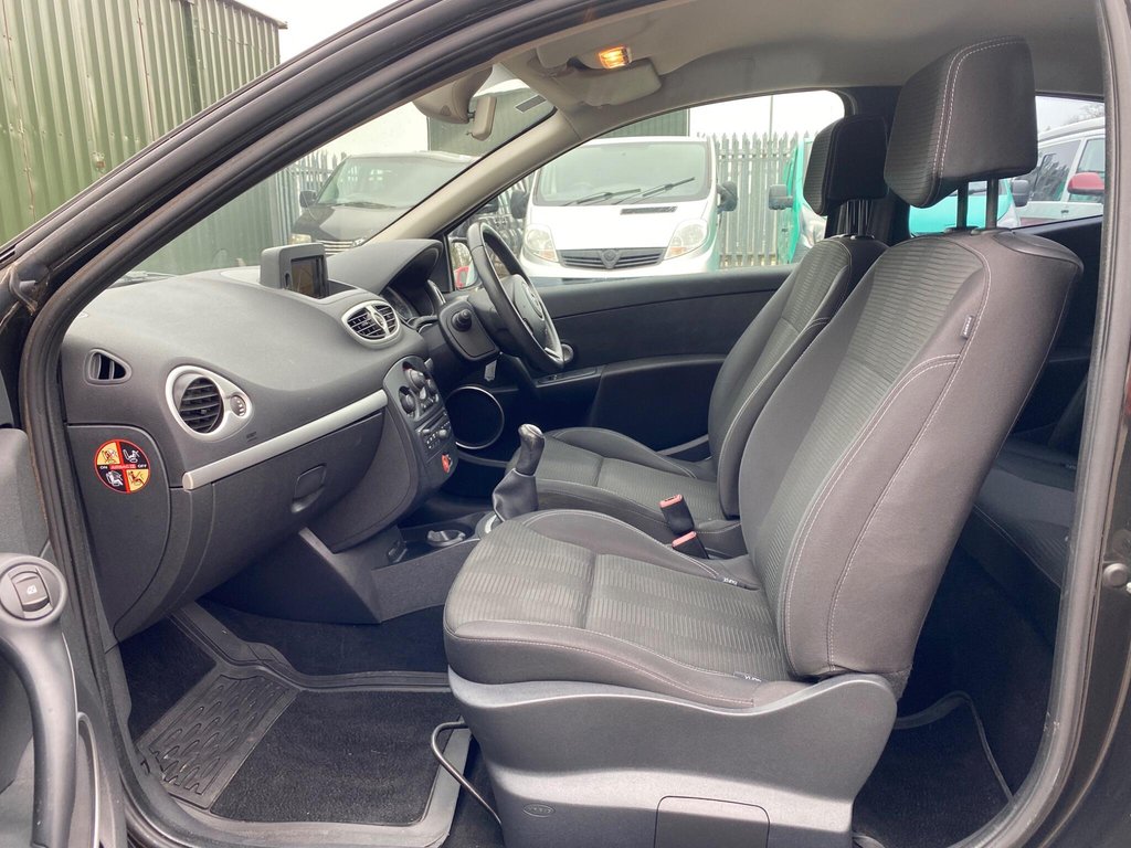 Used Renault Clio 2011 for sale - 77780571: Photo 17