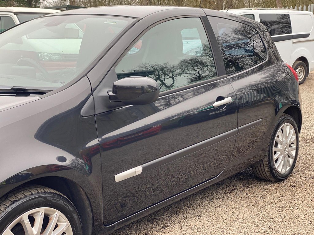 Used Renault Clio 2011 for sale - 77780571: Photo 27