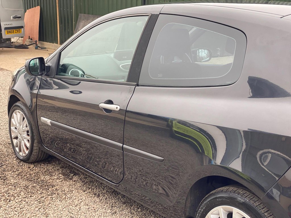 Used Renault Clio 2011 for sale - 77780571: Photo 29