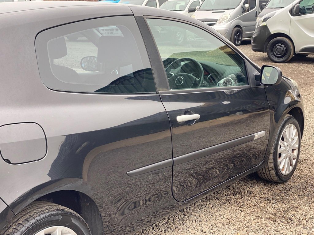 Used Renault Clio 2011 for sale - 77780571: Photo 31