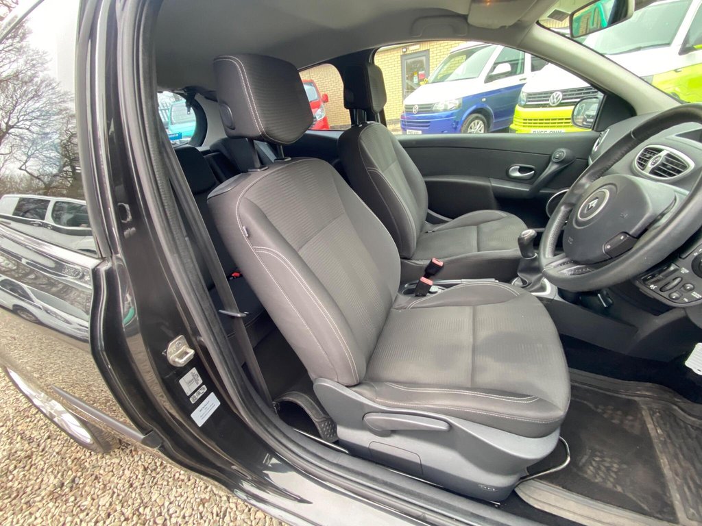 Used Renault Clio 2011 for sale - 77780571: Photo 32