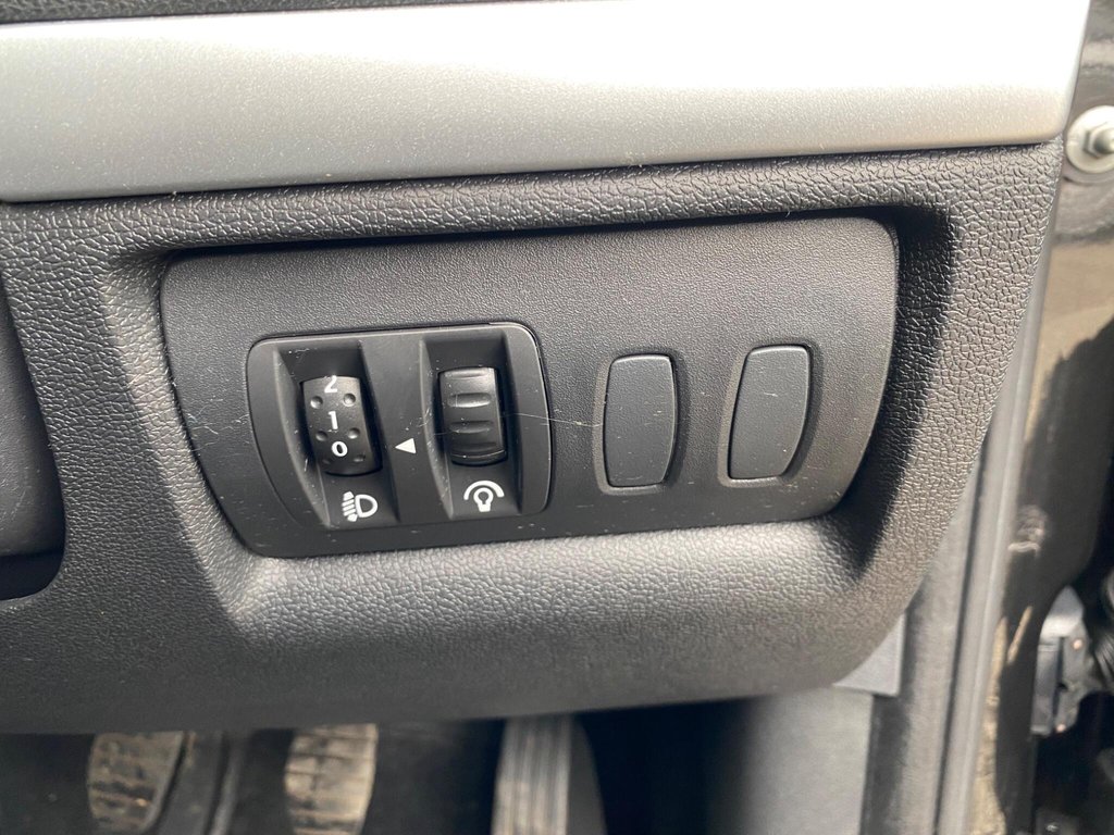 Used Renault Clio 2011 for sale - 77780571: Photo 39