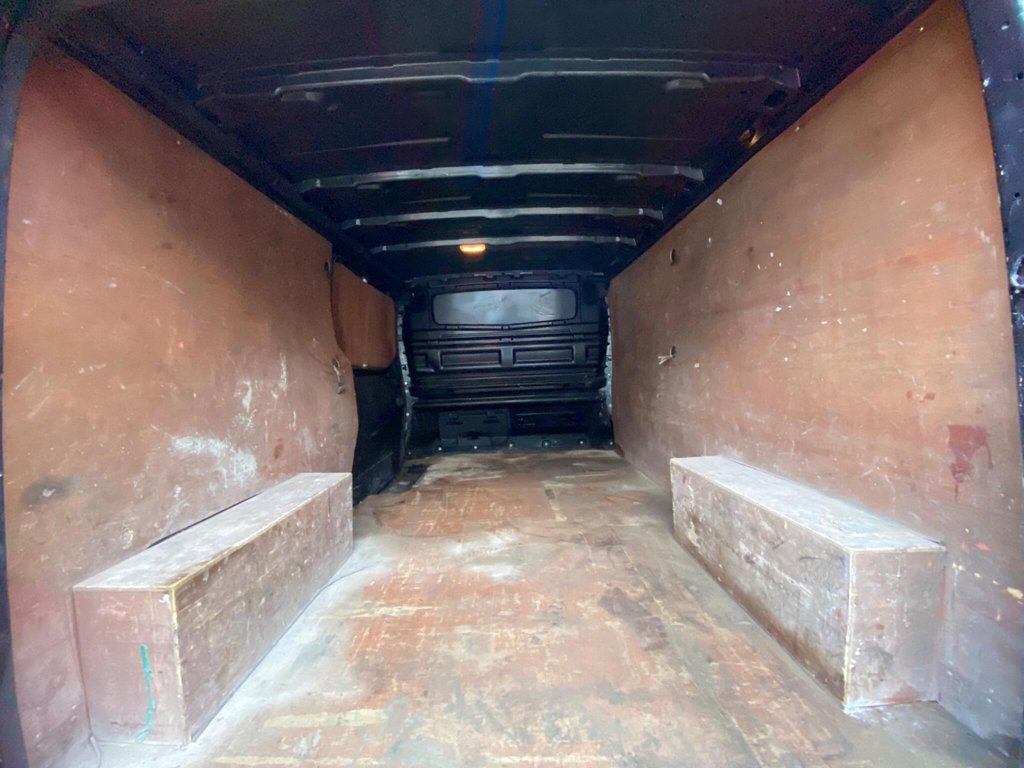 Used Vauxhall Vivaro 2015 for sale - 77621145: Photo 12