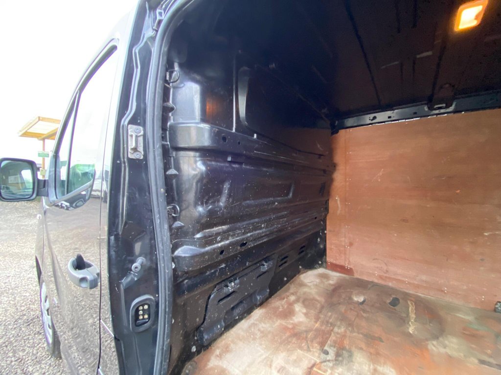 Used Vauxhall Vivaro 2015 for sale - 77621145: Photo 14