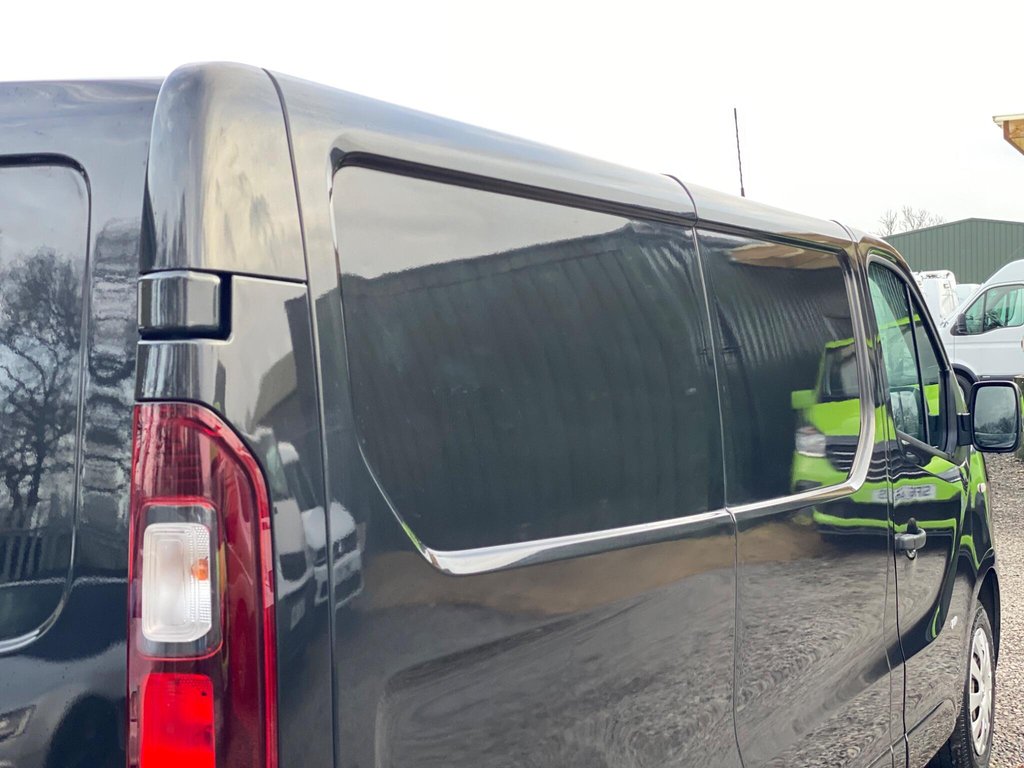 Used Vauxhall Vivaro 2015 for sale - 77621145: Photo 32