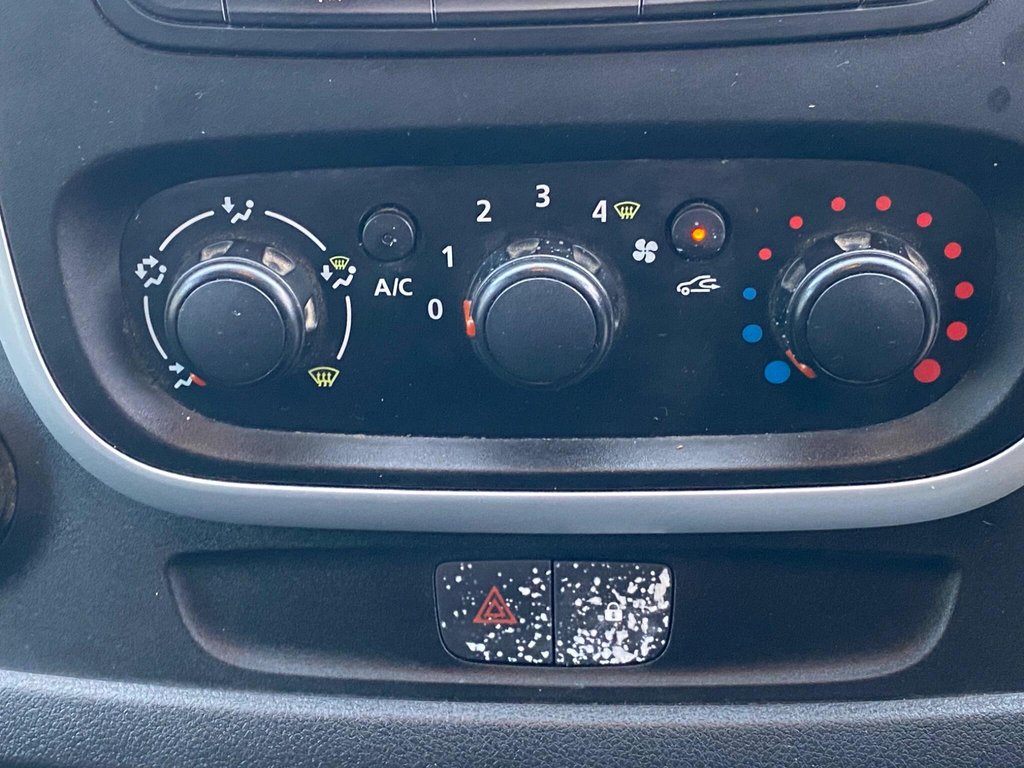 Used Vauxhall Vivaro 2015 for sale - 77621145: Photo 35