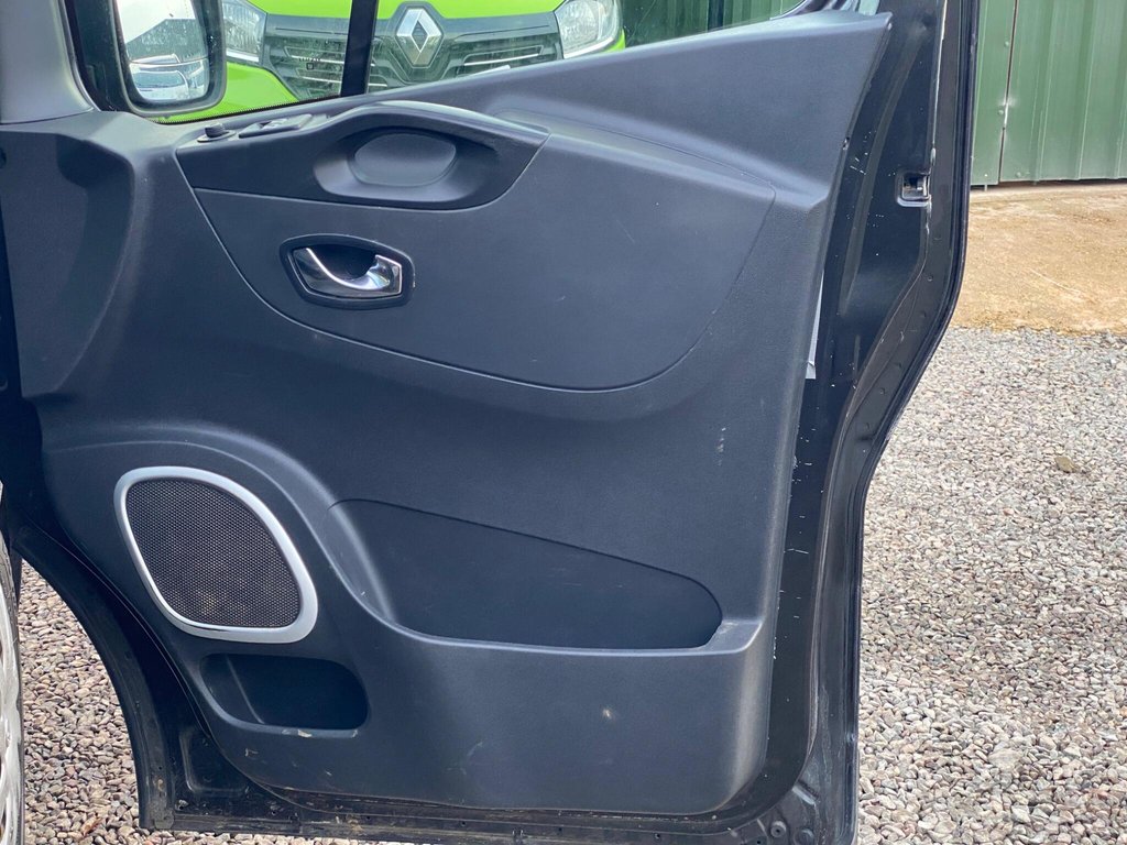 Used Vauxhall Vivaro 2015 for sale - 77621145: Photo 45