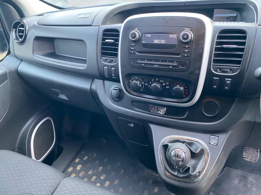 Used Vauxhall Vivaro 2015 for sale - 77621145: Photo 8