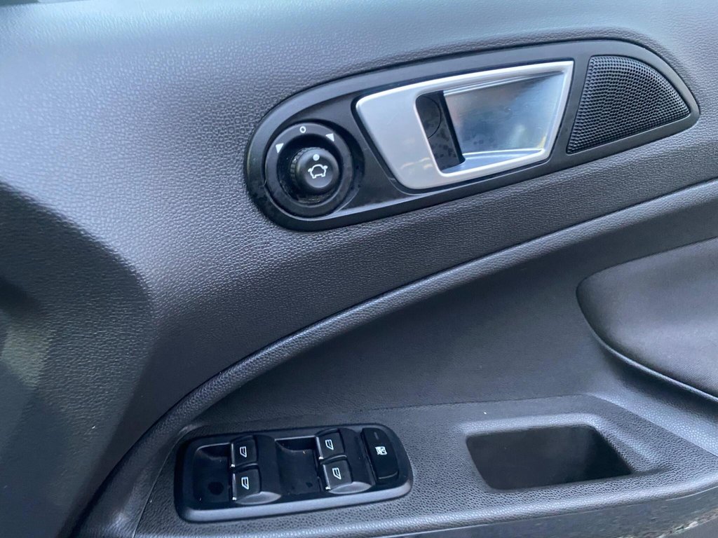Used Ford Ecosport 2015 for sale - 76509969: Photo 32