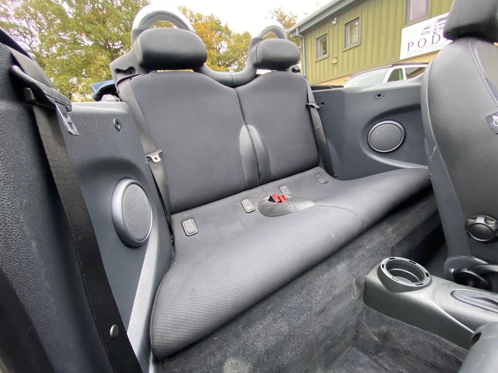 Used MINI Convertible 2007 for sale - 76345624: Photo 10