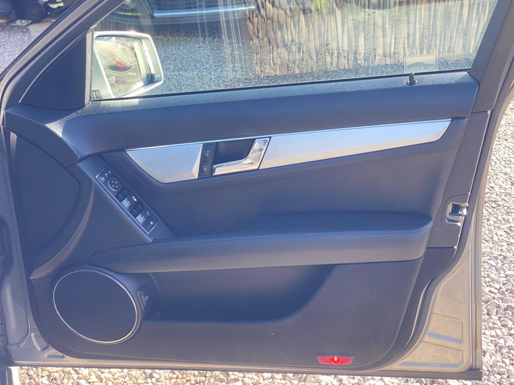 Used Mercedes-Benz C Class 2009 for sale - 77841335: Photo 47