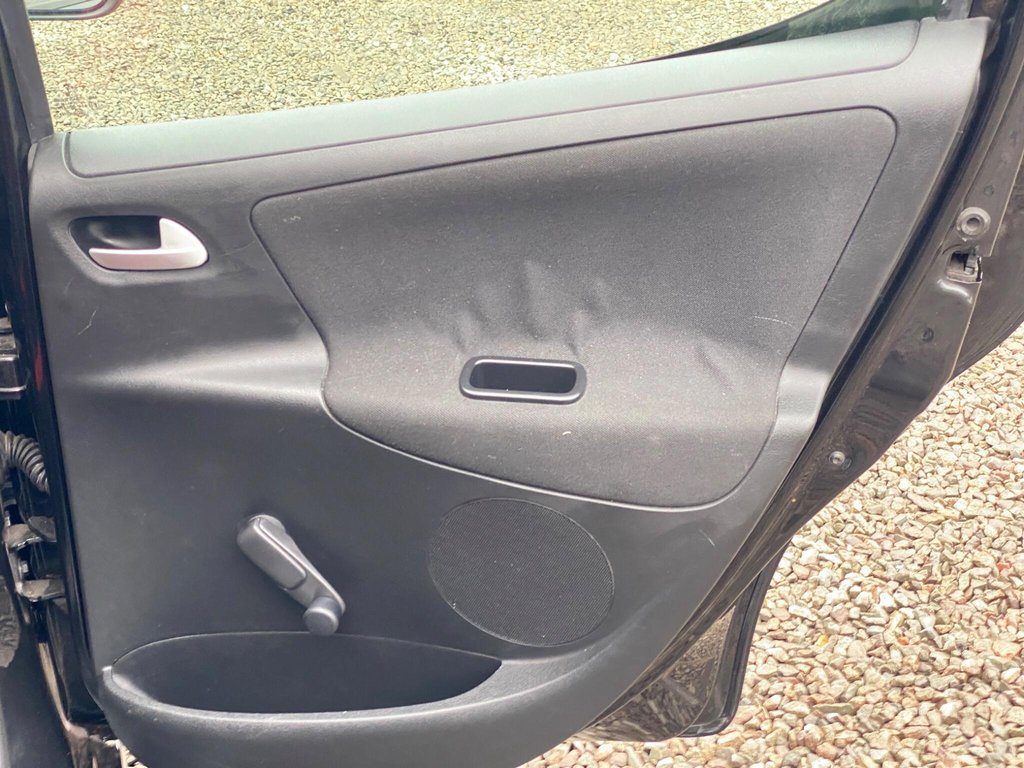 Used Peugeot 207 2010 for sale - 77293204: Photo 32