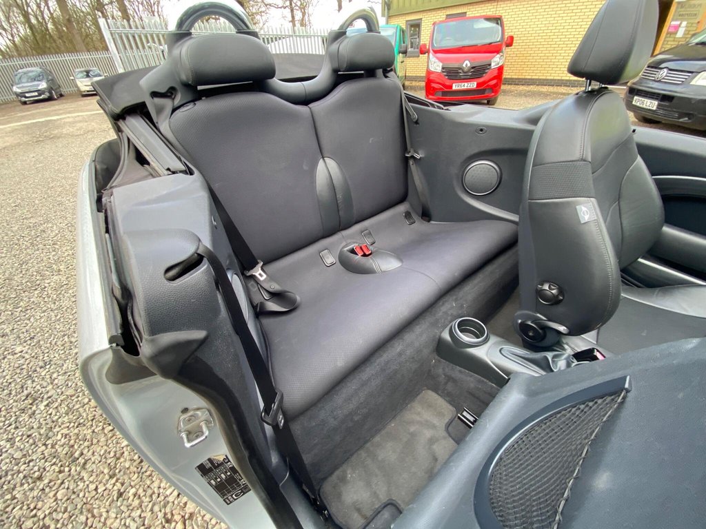 Used MINI Convertible 2007 for sale - 77685302: Photo 12