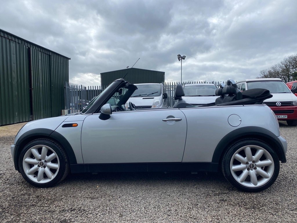 Used MINI Convertible 2007 for sale - 77685302: Photo 25