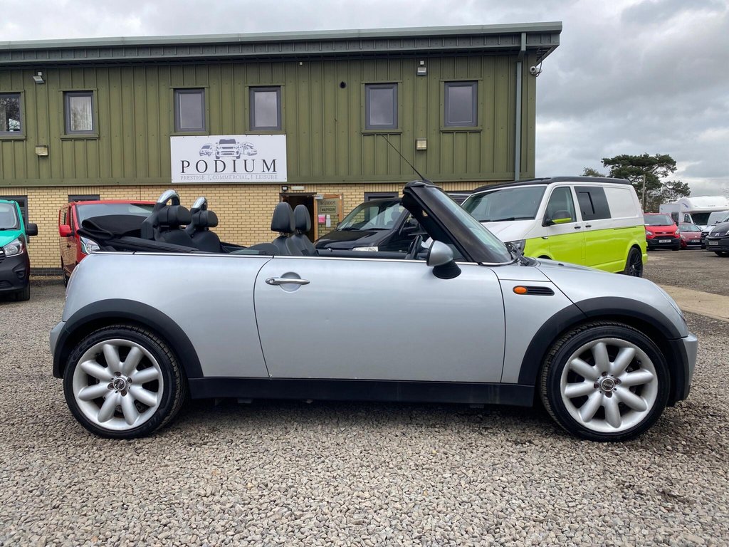 Used MINI Convertible 2007 for sale - 77685302: Photo 27