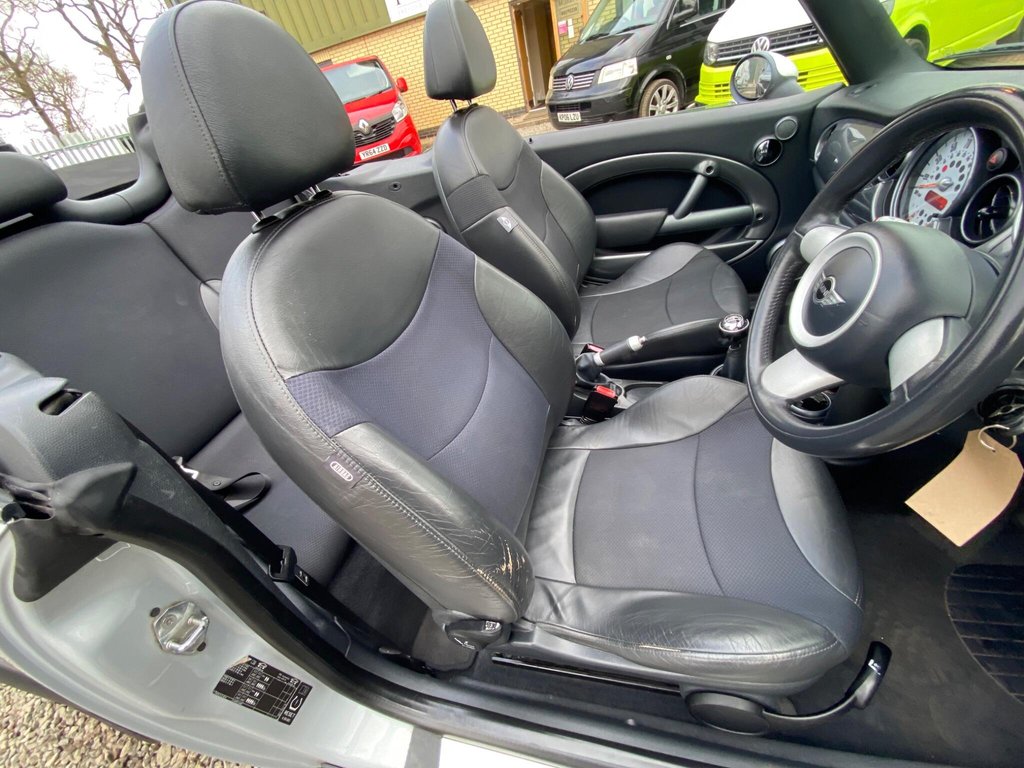 Used MINI Convertible 2007 for sale - 77685302: Photo 30